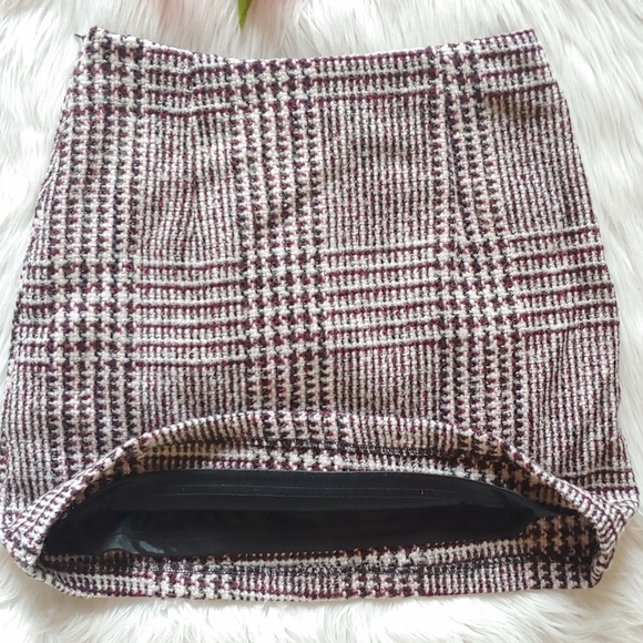 Line and Dot Revolve tweed plaid mini skirt with pockets Y2K style size Medium - Picture 5 of 10